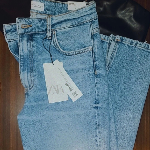 NWT Zara RIPPED SLIM JEANS - Picture 2 of 5